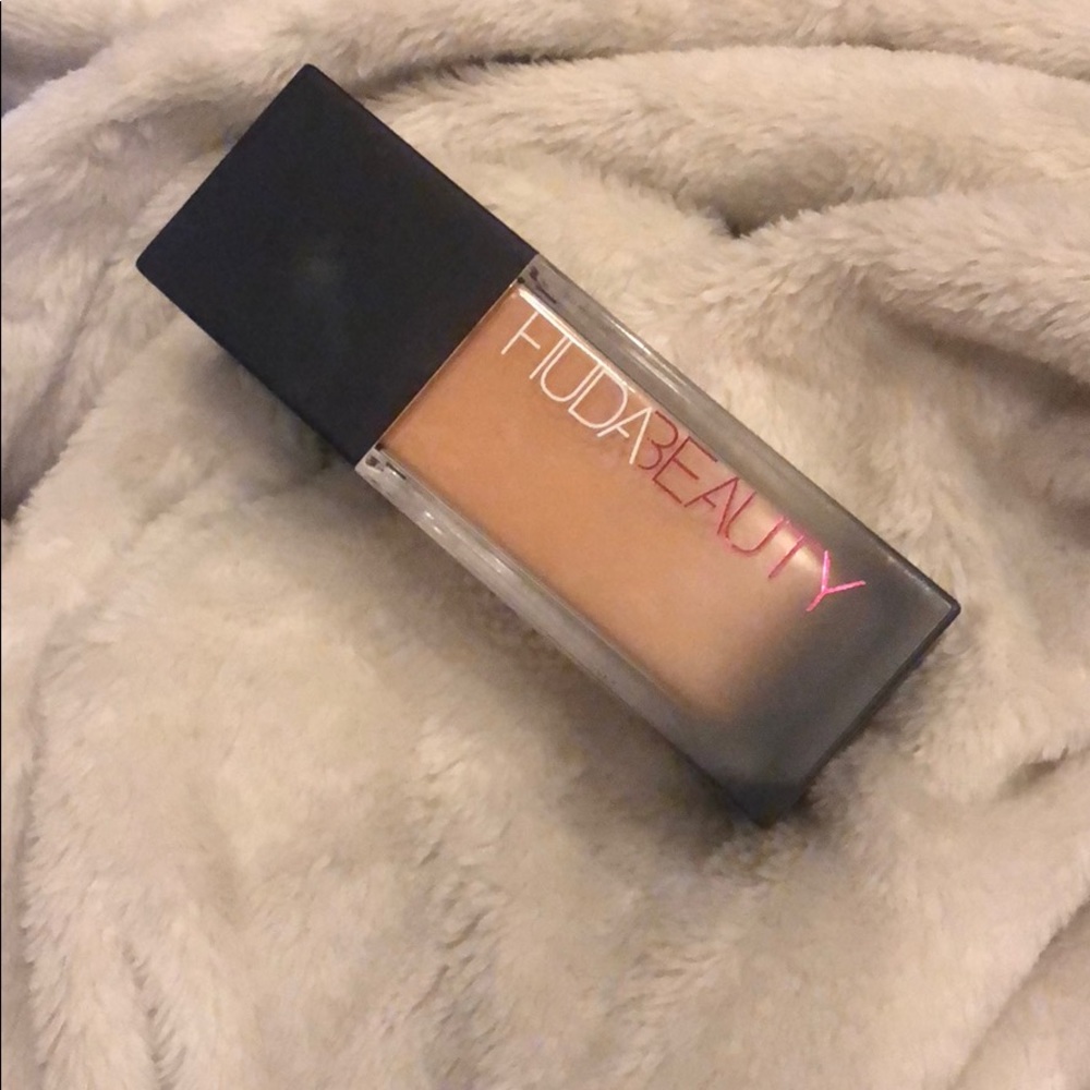 Huda beauty foundation